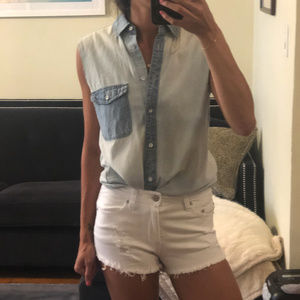 Madewell Sleevless Chambray Button Down